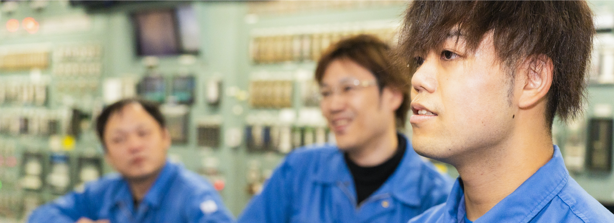 働く社員の画像