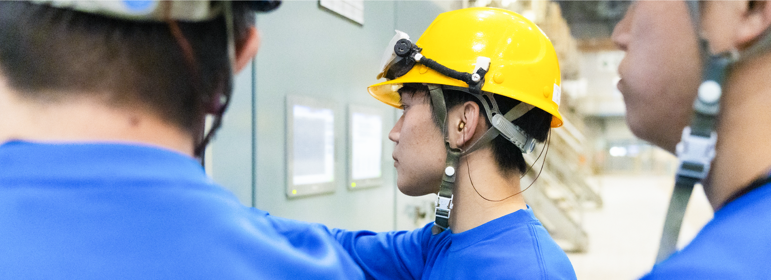 働く社員の画像