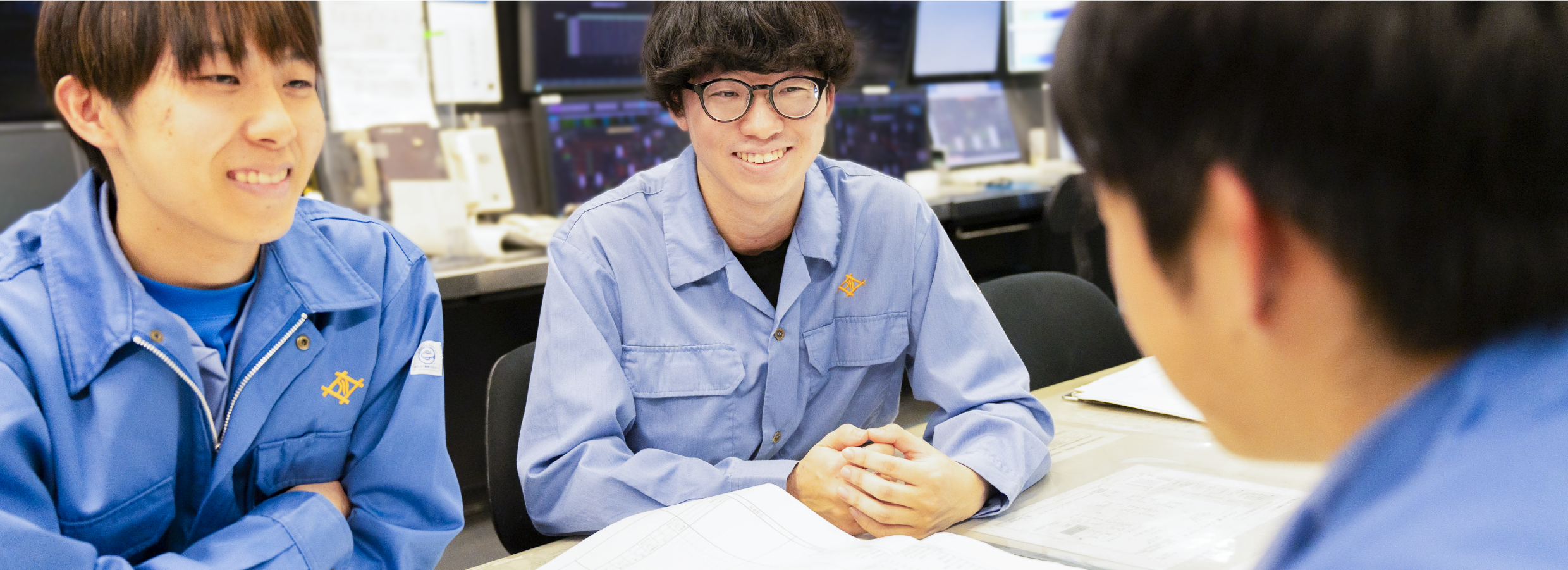 働く社員の画像