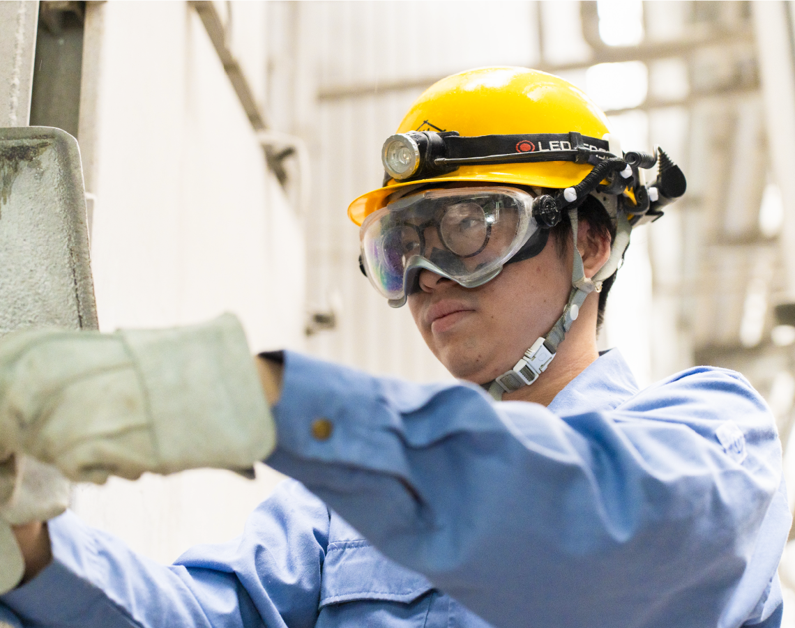 働く社員の画像